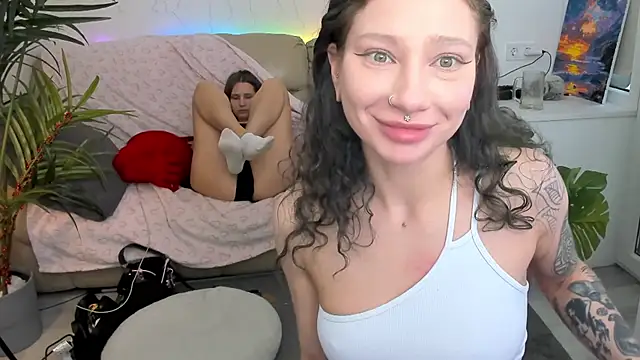 Snapshot of HotCaramellsTV chatting on 18, 3, 2025 HotCaramellsTV online show from 18, 3, 2025