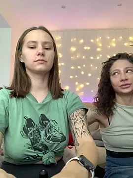 Snapshot of HotCaramellsTV chatting on 7, 10, 2025 HotCaramellsTV online show from 7, 10, 2025