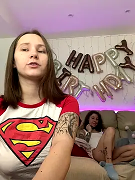 Snapshot of HotCaramellsTV chatting on 19, 10, 2025 HotCaramellsTV online show from 19, 10, 2025