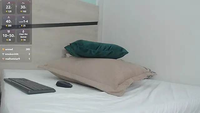 sussy leon online show from 10, 3, 2025