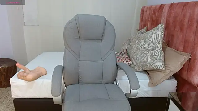 sussy leon online show from 19, 9, 2025