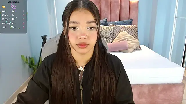sussy leon online show from 24, 7, 2026