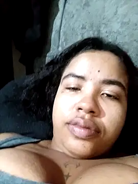 Snapshot of latetona38 chatting on 18, 12, 2025 latetona38 online show from 18, 12, 2025