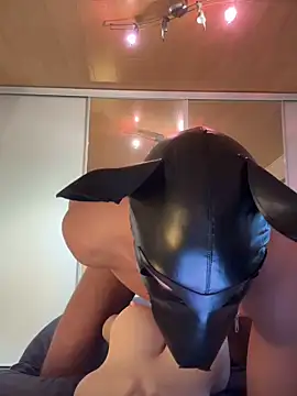 Snapshot of PlayDog123 chatting on 11, 10, 2025 PlayDog123 online show from 11, 10, 2025