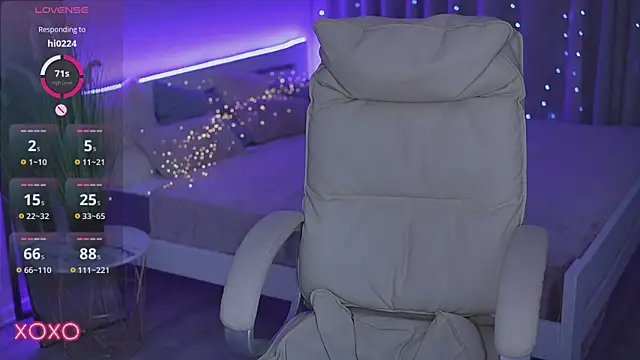 YourLolaBunny online show from 29, 10, 2025