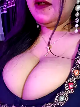 Suhanakhan00 online show from 31, 1, 2025