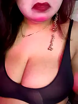 Snapshot of Suhanakhan00 chatting on 19, 6, 2026 Suhanakhan00 online show from 19, 6, 2026