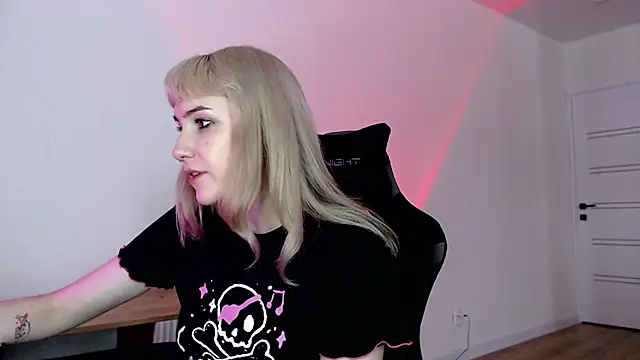 Snapshot of Princess_Shy___ chatting on 3, 3, 2025 Princess Shy online show from 3, 3, 2025