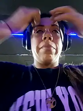 Snapshot of Karenn12 chatting on 5, 11, 2025 Karenn12 online show from 5, 11, 2025