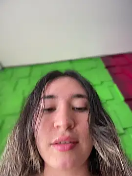 Sophie LS online show from 8, 4, 2026