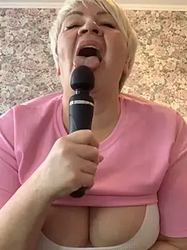 Laura Millf online show from 13, 2, 2025