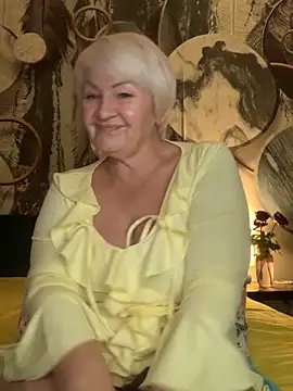 Laura Millf online show from 21, 11, 2025