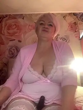 Laura Millf online show from 23, 4, 2026