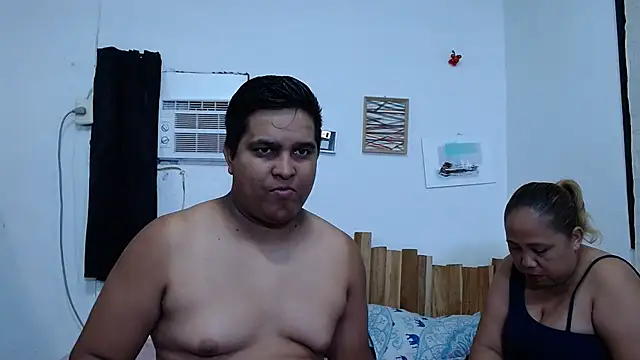 Snapshot of lucasandSofi chatting on 20, 11, 2025 lucasandSofi online show from 20, 11, 2025