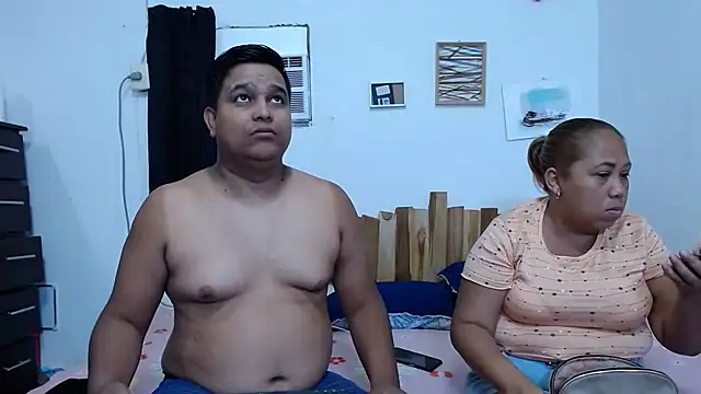 Snapshot of lucasandSofi chatting on 15, 12, 2025 lucasandSofi online show from 15, 12, 2025