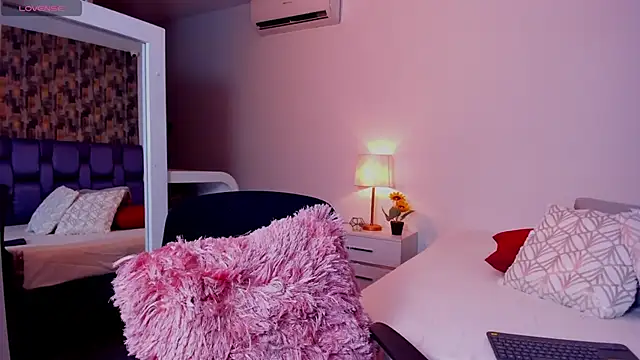 IsabellaAnngel online show from 1, 2, 2025