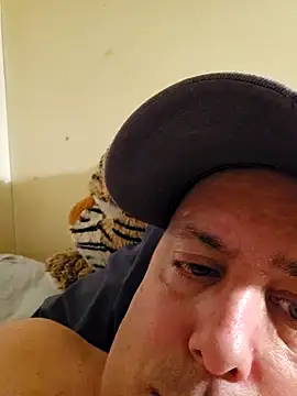 Snapshot of HeteroHotGuy1 chatting on 11, 12, 2024 HeteroHotGuy1 online show from 11, 12, 2024