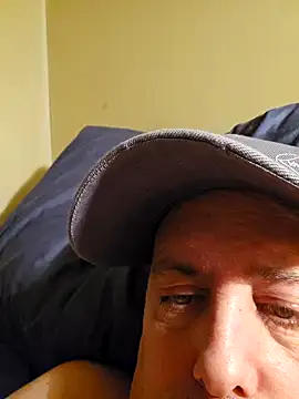 Snapshot of HeteroHotGuy1 chatting on 13, 1, 2025 HeteroHotGuy1 online show from 13, 1, 2025