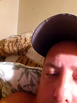 Snapshot of HeteroHotGuy1 chatting on 28, 9, 2025 HeteroHotGuy1 online show from 28, 9, 2025