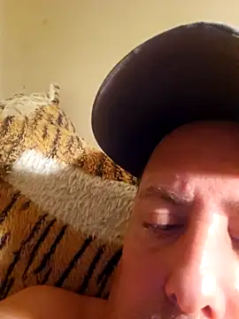 Snapshot of HeteroHotGuy1 chatting on 3, 10, 2025 HeteroHotGuy1 online show from 3, 10, 2025