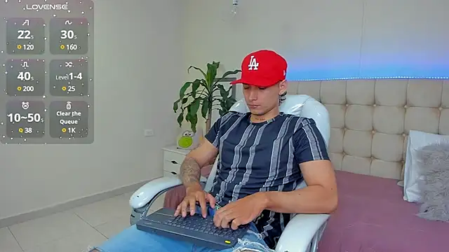 Snapshot of Damian23__ chatting on 27, 1, 2025 Damian23 online show from 27, 1, 2025