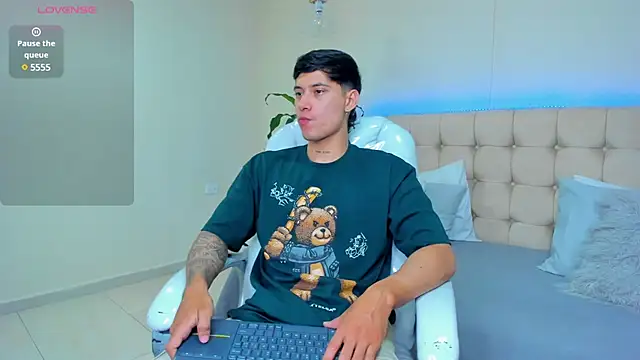 Snapshot of Damian23__ chatting on 12, 2, 2025 Damian23 online show from 12, 2, 2025