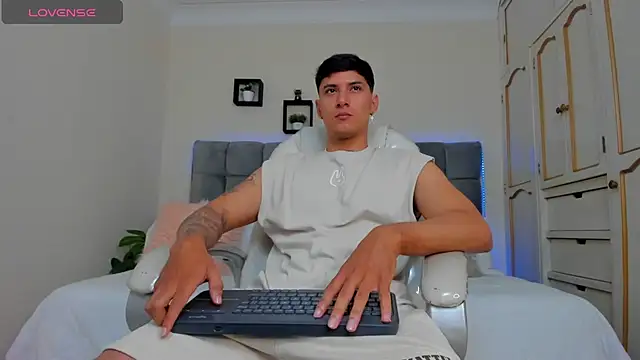 Snapshot of Damian23__ chatting on 10, 3, 2025 Damian23 online show from 10, 3, 2025