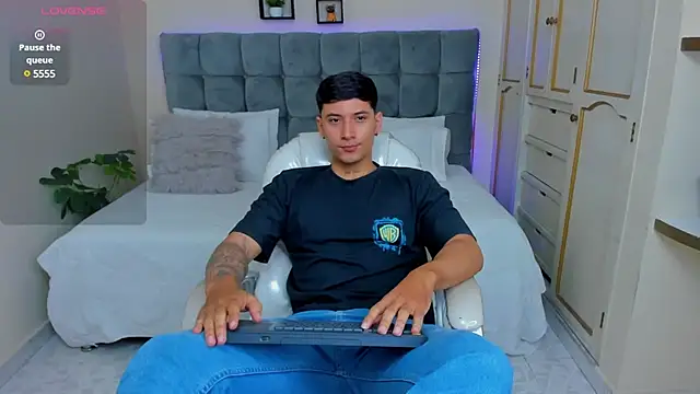 Snapshot of Damian23__ chatting on 14, 3, 2025 Damian23 online show from 14, 3, 2025