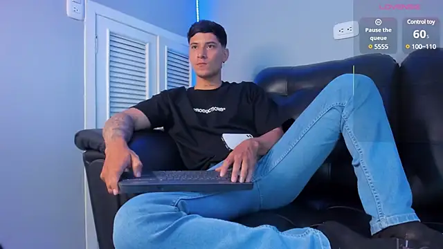 Snapshot of Damian23__ chatting on 21, 3, 2025 Damian23 online show from 21, 3, 2025