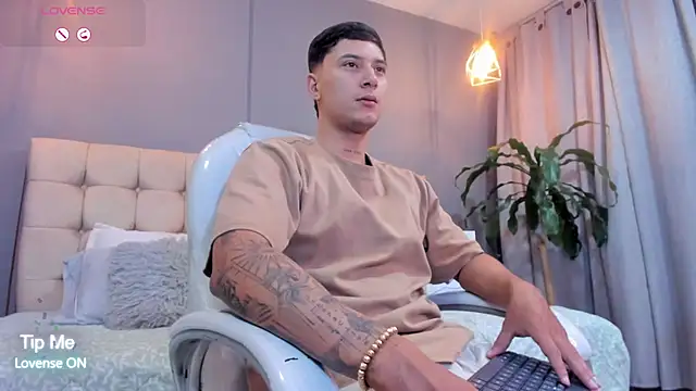 Snapshot of Damian23__ chatting on 23, 9, 2025 Damian23 online show from 23, 9, 2025