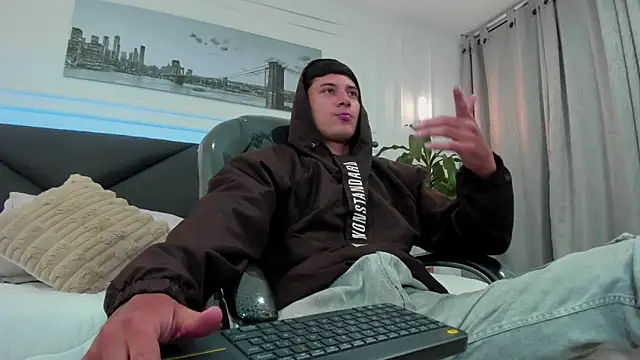 Snapshot of Damian23__ chatting on 26, 11, 2025 Damian23 online show from 26, 11, 2025