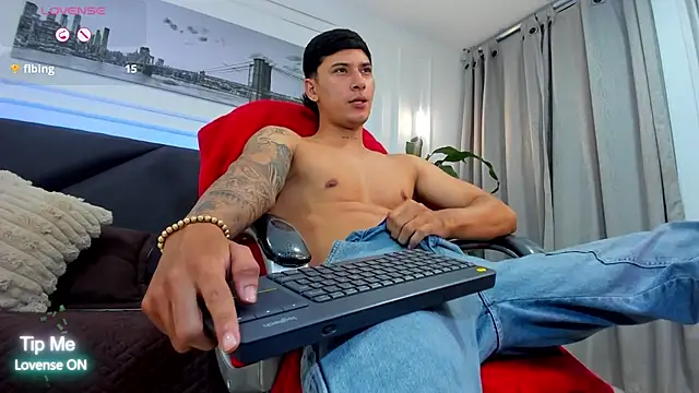 Snapshot of Damian23__ chatting on 5, 12, 2025 Damian23 online show from 5, 12, 2025