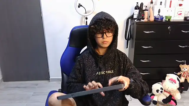 thomascooper7 online show from 20, 9, 2025