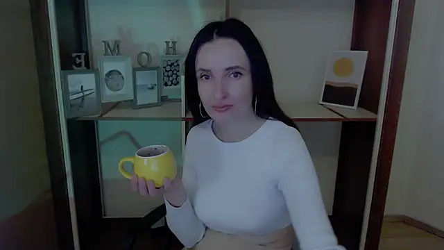 LaimaV  online show from 28, 9, 2025