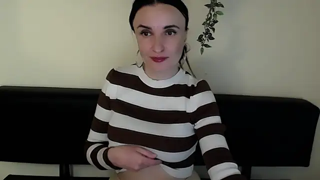 LaimaV  online show from 12, 4, 2026