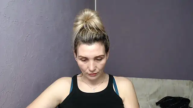  sexy lady online show from 1, 2, 2025