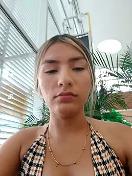 Snapshot of GIRL_DONCELLA chatting on 3, 12, 2024 GIRL DONCELLA online show from 3, 12, 2024