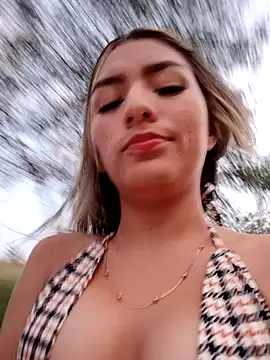 GIRL DONCELLA online show from 16, 12, 2024