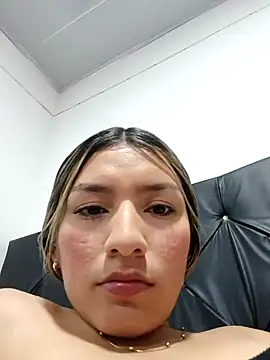 Snapshot of GIRL_DONCELLA chatting on 1, 2, 2025 GIRL DONCELLA online show from 1, 2, 2025