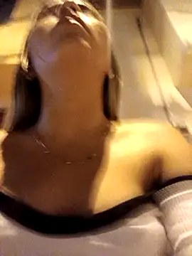 Snapshot of GIRL_DONCELLA chatting on 2, 3, 2025 GIRL DONCELLA online show from 2, 3, 2025