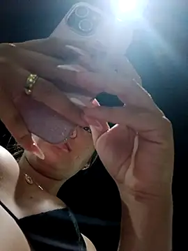 Snapshot of GIRL_DONCELLA chatting on 11, 11, 2025 GIRL DONCELLA online show from 11, 11, 2025