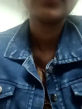 Snapshot of Rajni-Mehra chatting on 2, 2, 2025 Rajni-Mehra online show from 2, 2, 2025