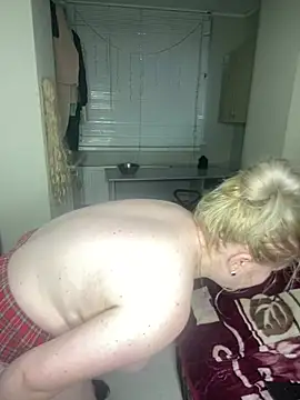 BrigitDani  online show from 31, 1, 2025