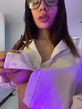 Snapshot of adop_me__ chatting on 23, 10, 2025 adop me online show from 23, 10, 2025