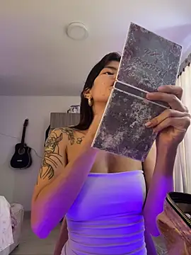 Snapshot of adop_me__ chatting on 30, 11, 2025 adop me online show from 30, 11, 2025