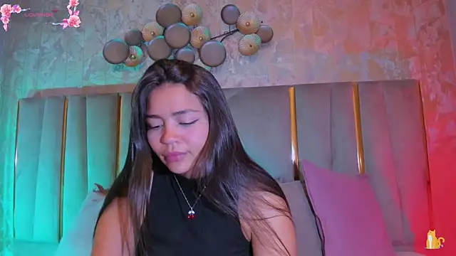 KimDevinne online show from 22, 4, 2026