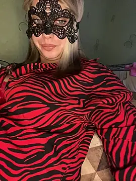 69Laura696 online show from 11, 2, 2025