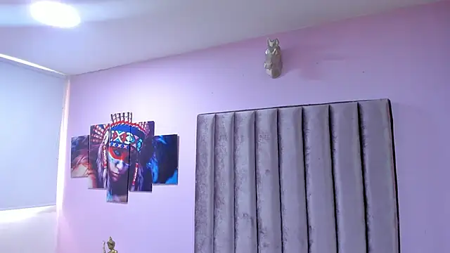 Luci And Sofi online show from 19, 11, 2025