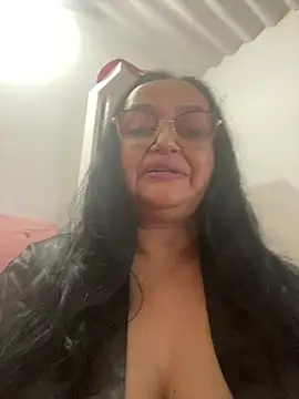 Gia Nahomi online show from 8, 1, 2025