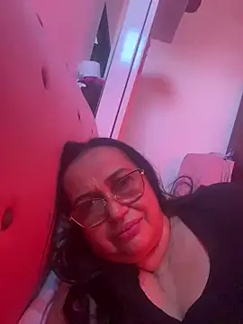 Gia Nahomi online show from 9, 1, 2025